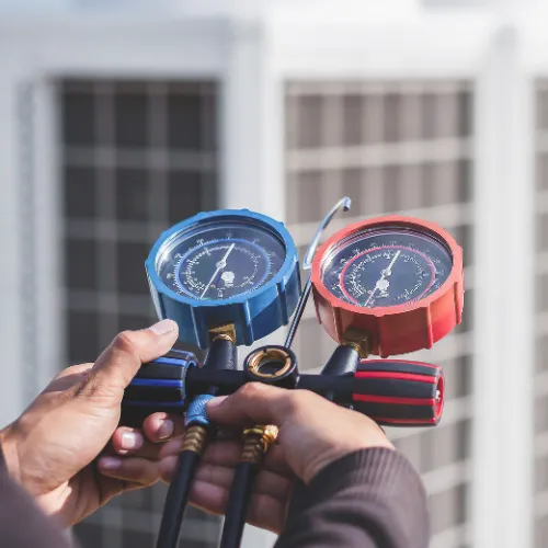 Technician HVAC gauges